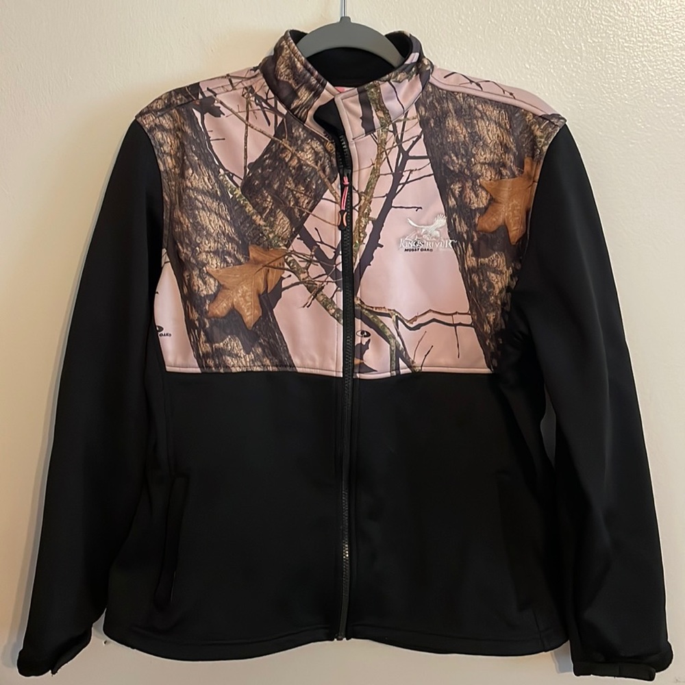 Kings River brand woman’s medium pink camo top jacket mossy oak brand super cute